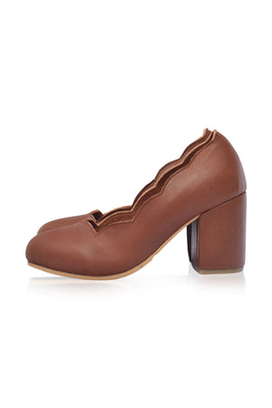 
                  
                    Alia Classic Leather Heels (*Sz. 4)
                  
                