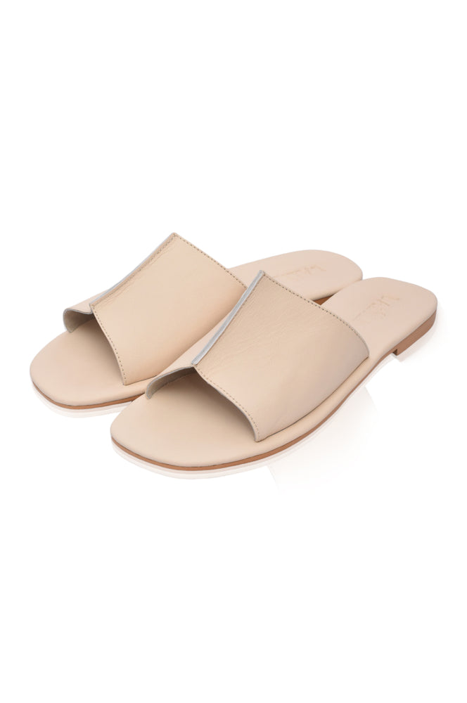 
                  
                    Bilbao Leather Slides (Sz. 4)
                  
                